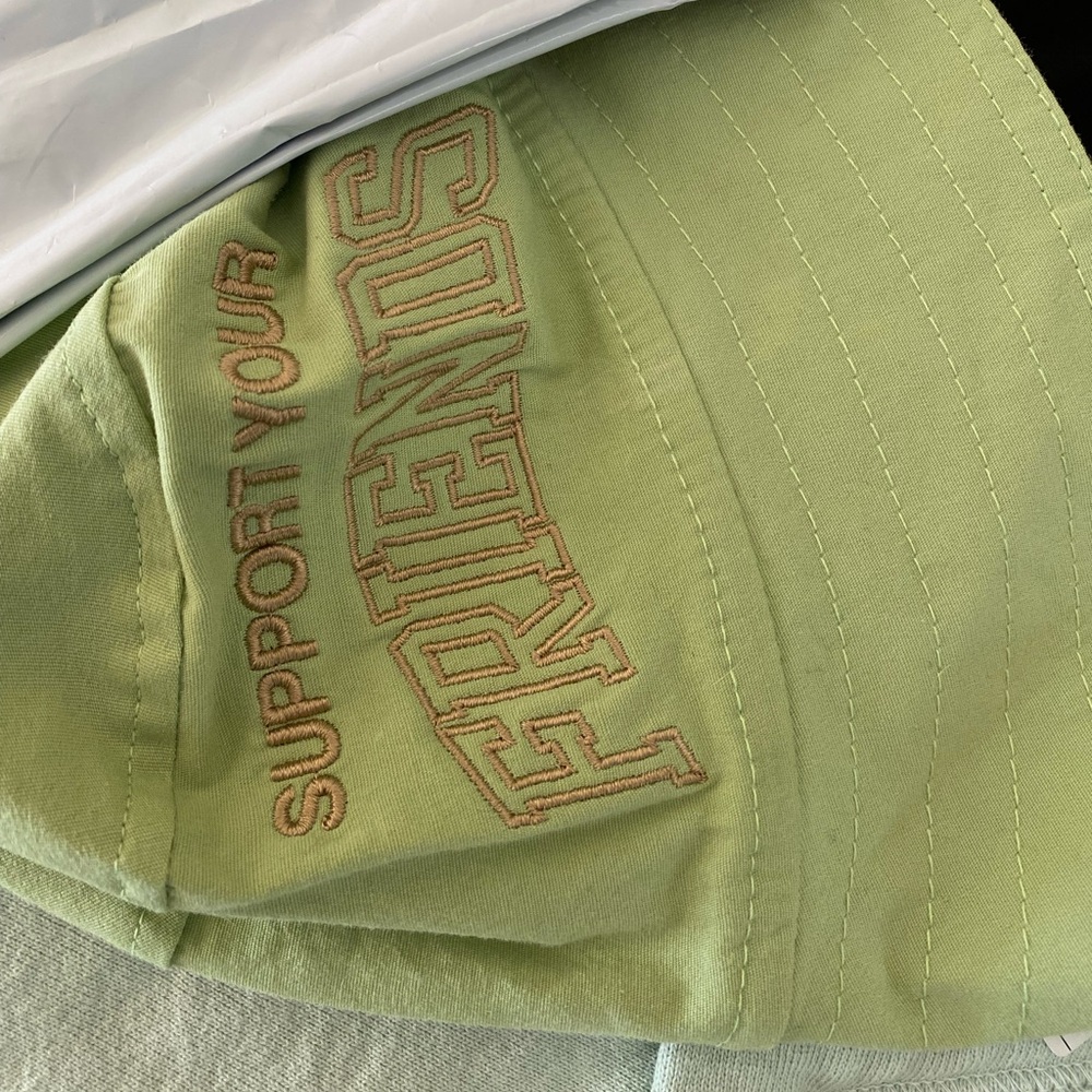 Tobe Nwigwe "support your friends" bucket hat